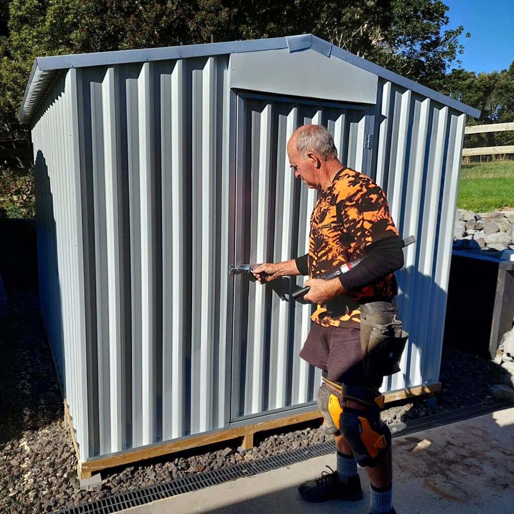 Now comes with Stainless / Gavlanised External hardware.